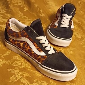 VANS Old Skool Leopard Print Canvas and Black Leather/Suede Women's 6.5 Men 5.0